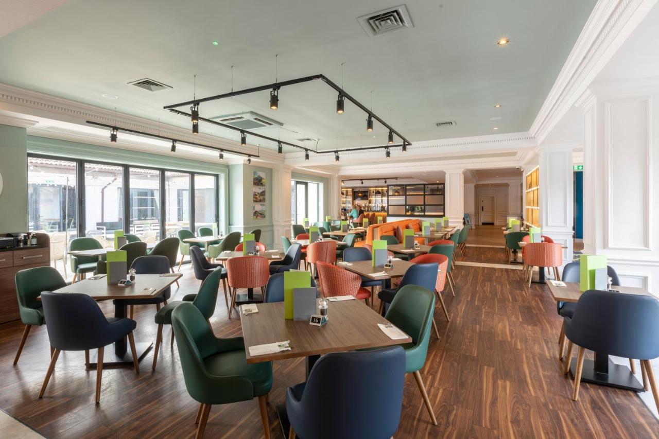Holiday Inn Guildford By Ihg Exterior foto