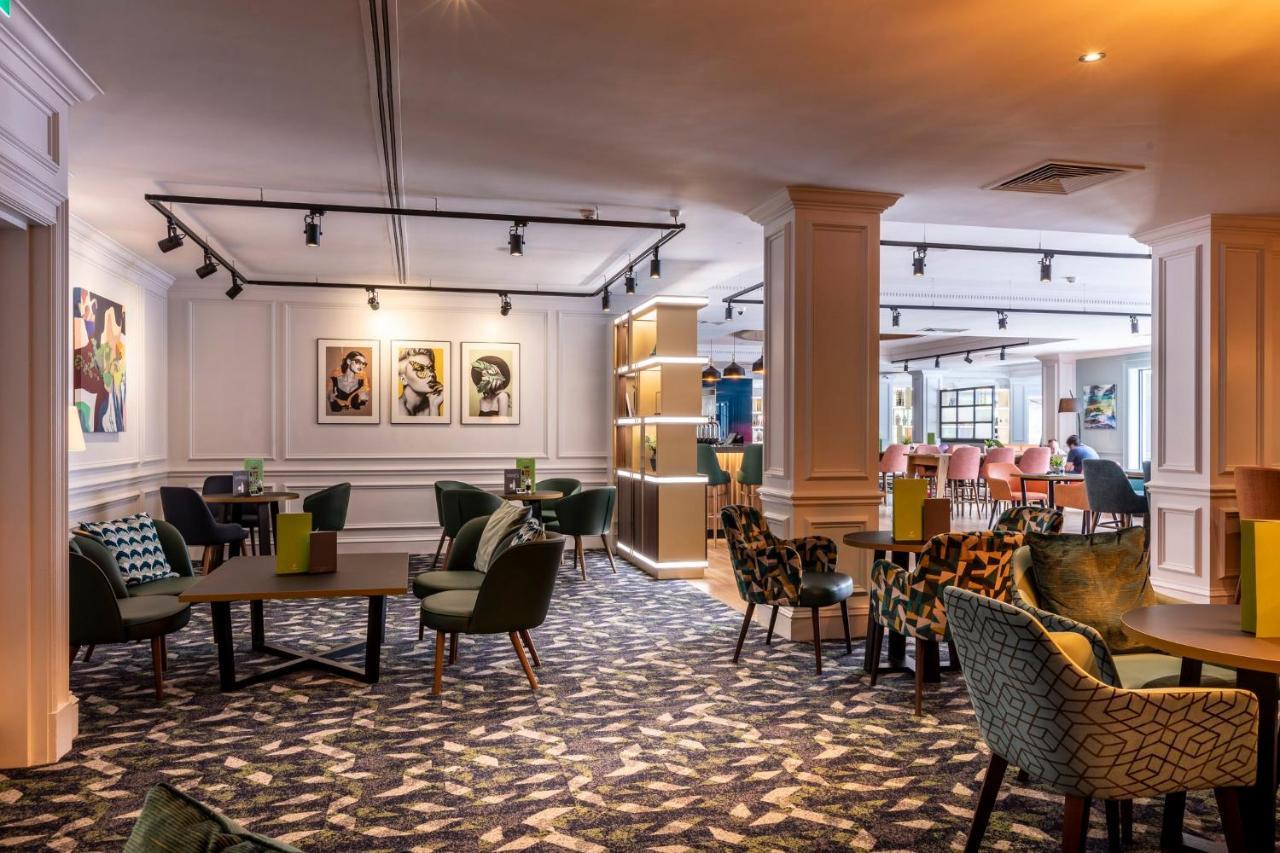 Holiday Inn Guildford By Ihg Exterior foto