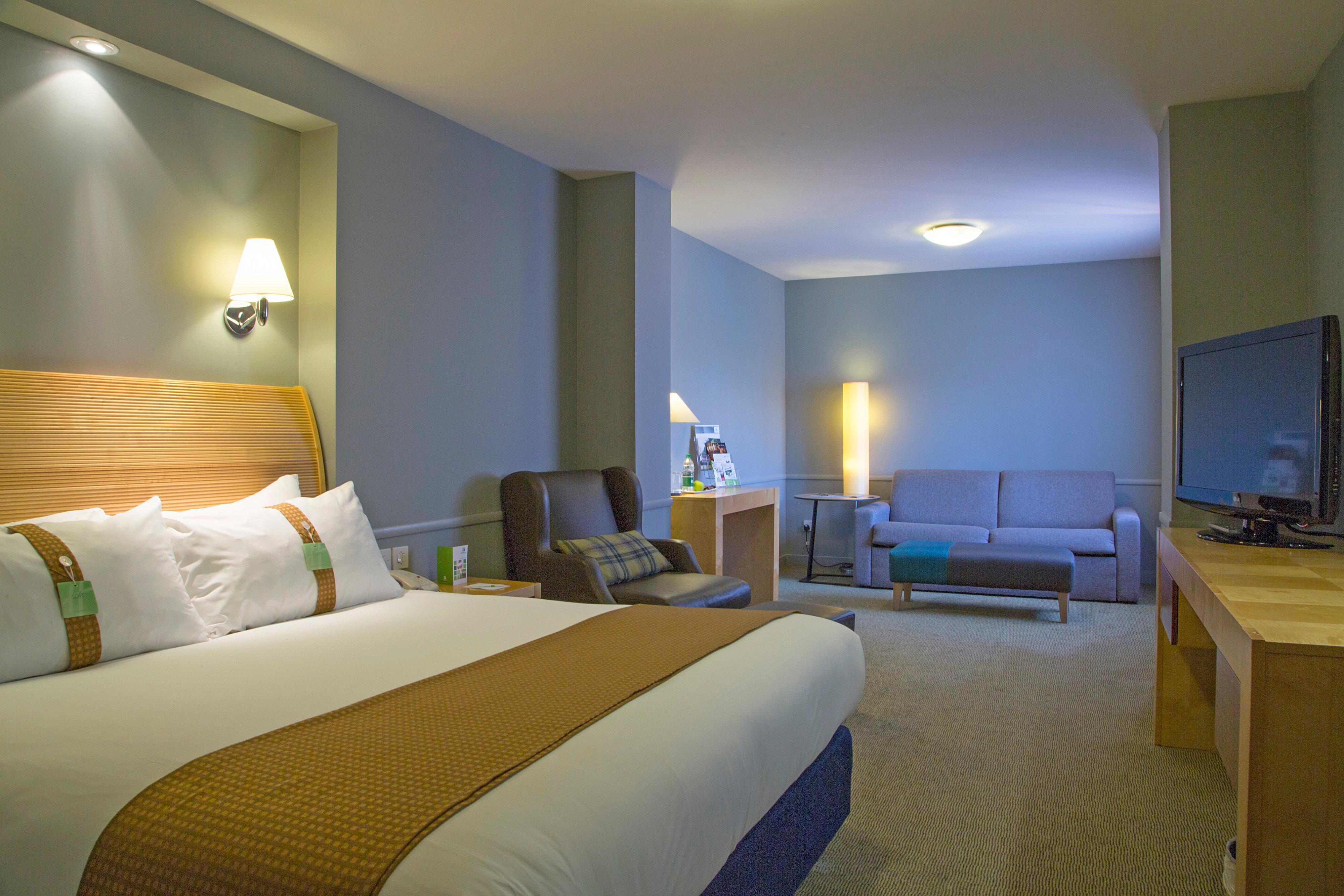 Holiday Inn Guildford By Ihg Exterior foto