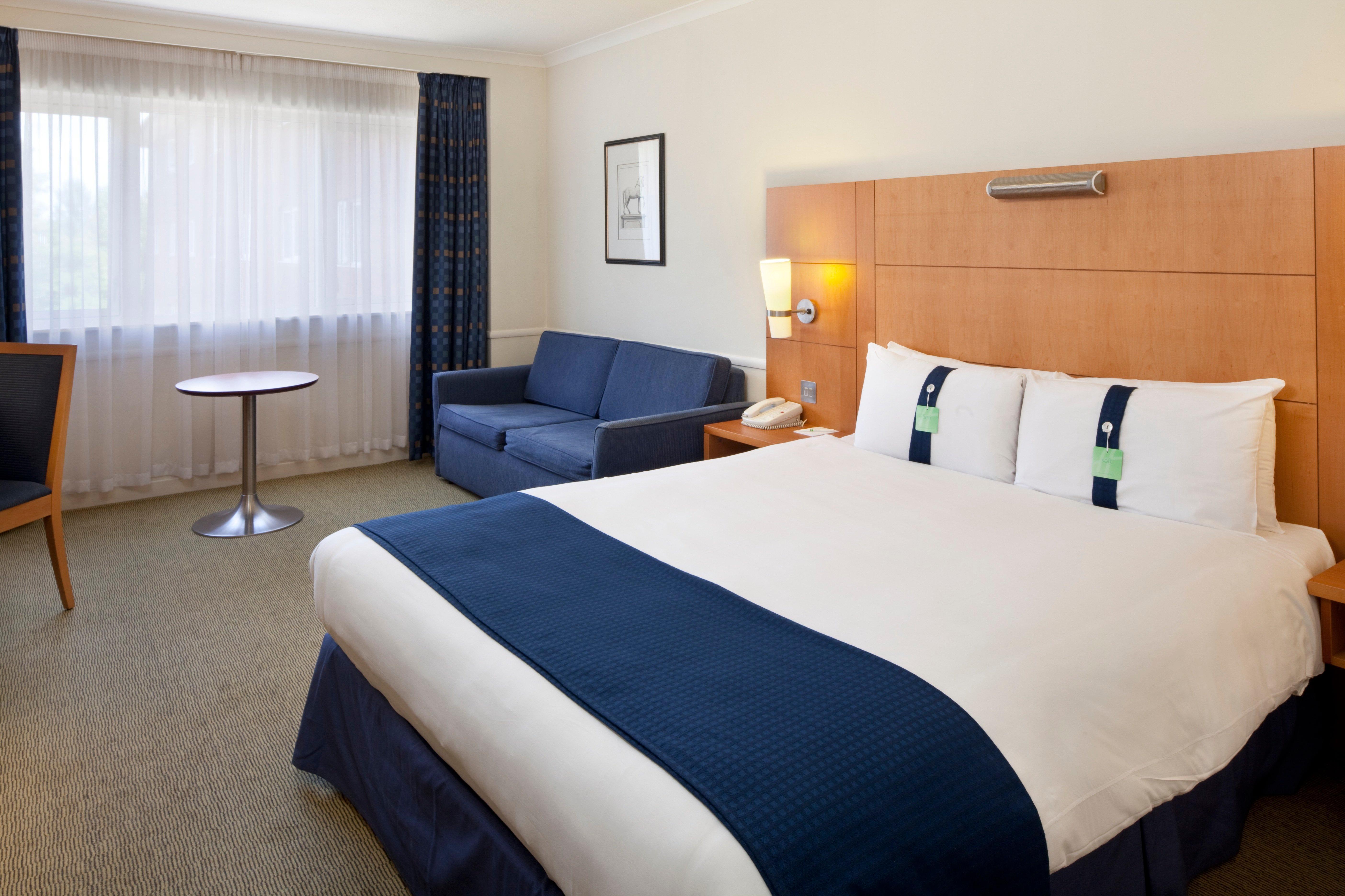 Holiday Inn Guildford By Ihg Exterior foto