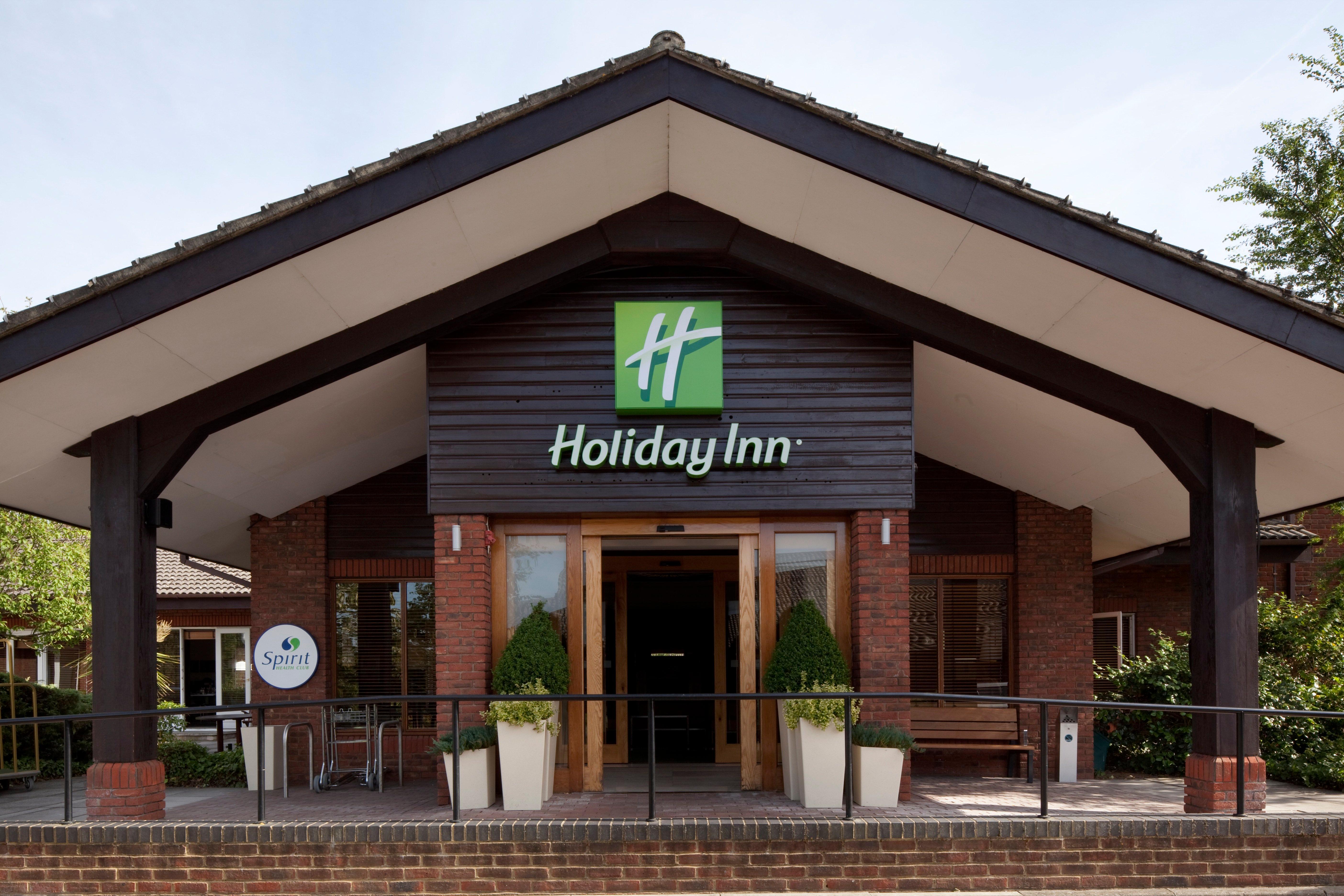 Holiday Inn Guildford Exterior foto